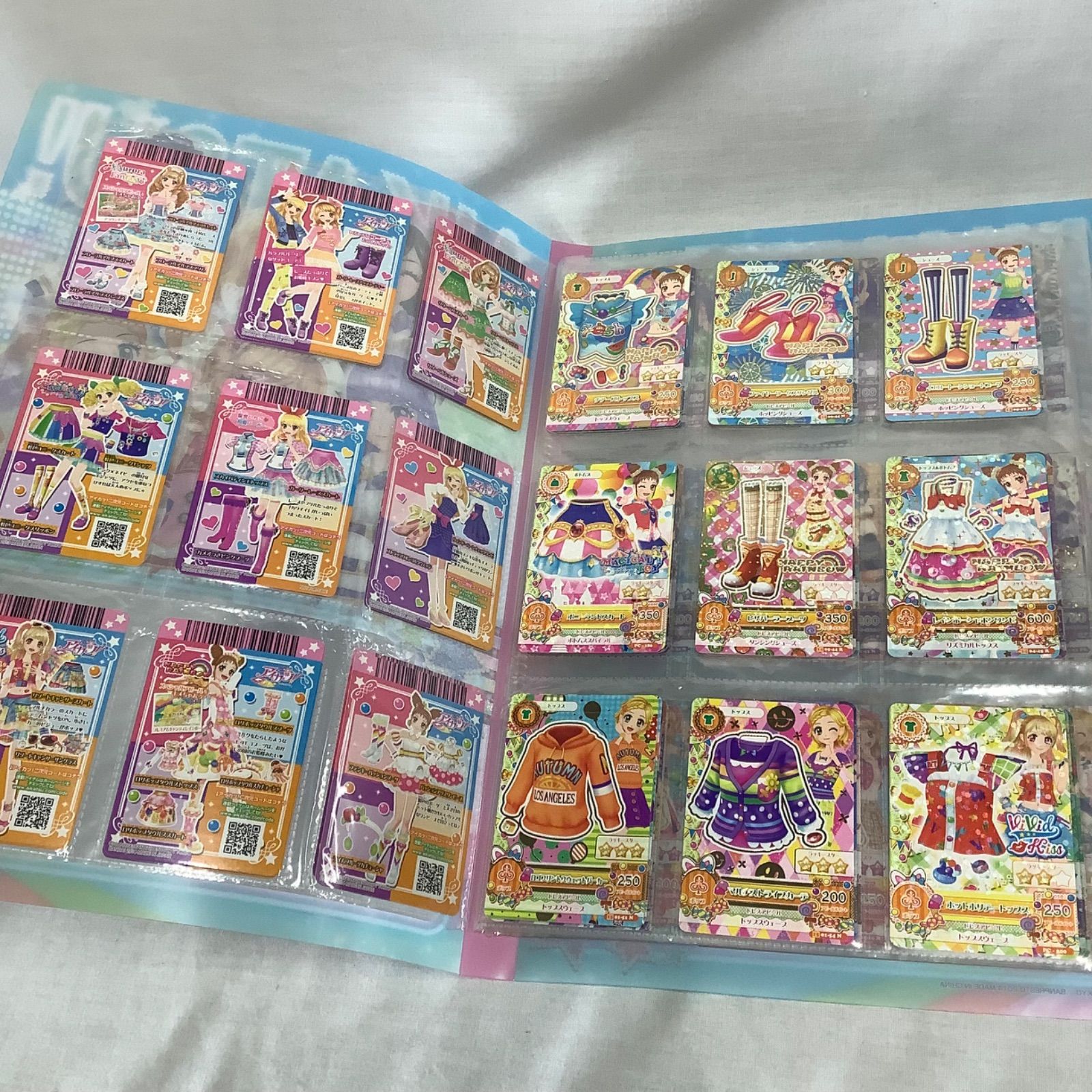 バンダイ アイカツカード 110枚以上 ファイル付き まとめて S731