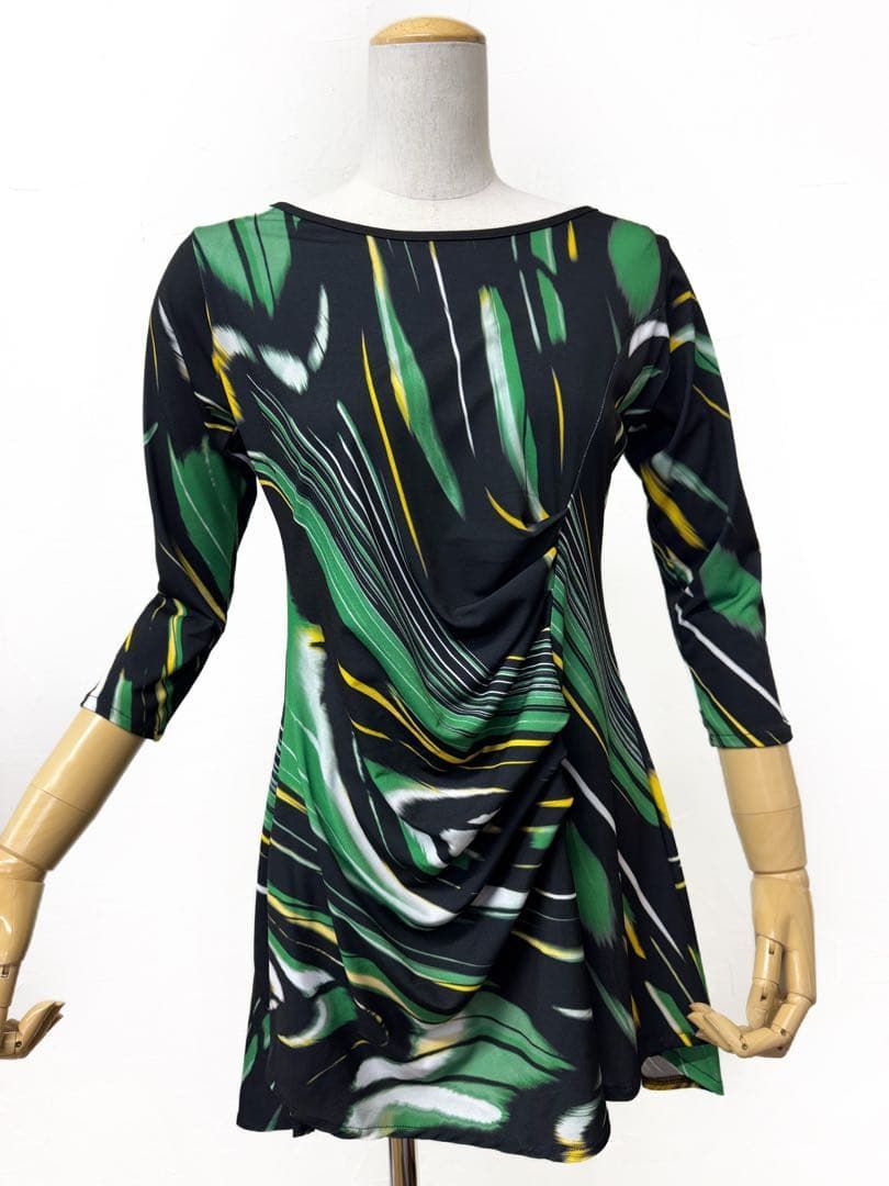 【スタイリッシュ】新品社交ダンス　緑黒プリントチュニックｒ398 スタイリッシュ】新品社交ダンス 緑黒プリントチュニックr398