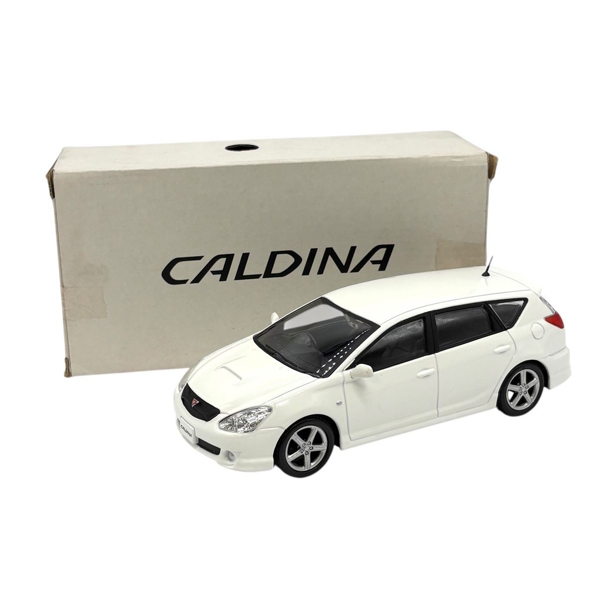 ♪0196 トヨタ カルディナ 1/24 スケール ミニカー ホワイト 中古