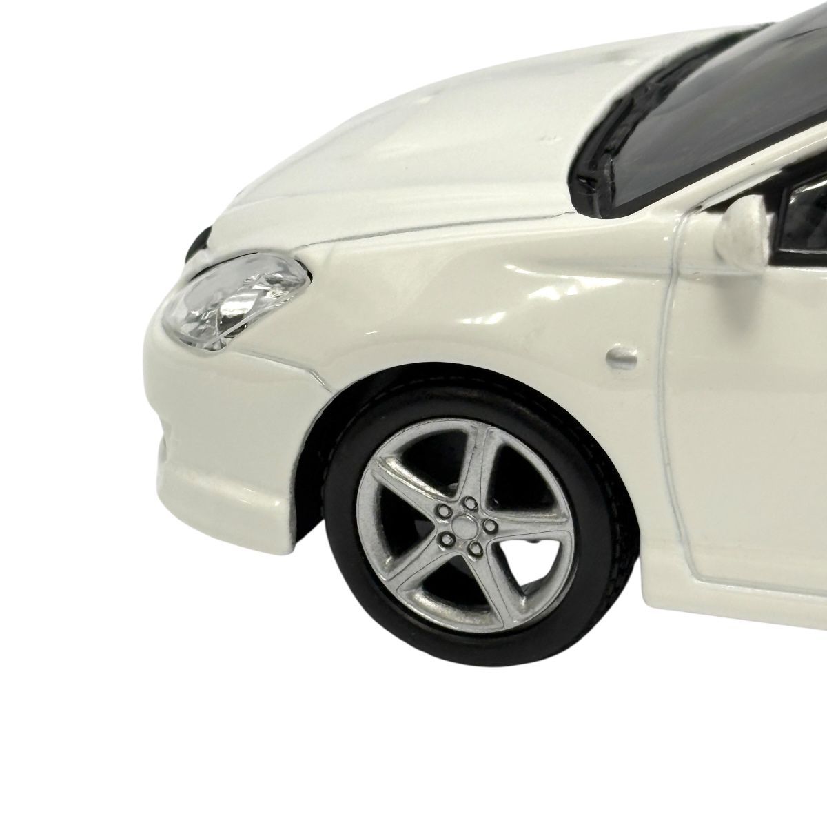 ♪0196 トヨタ カルディナ 1/24 スケール ミニカー ホワイト 中古