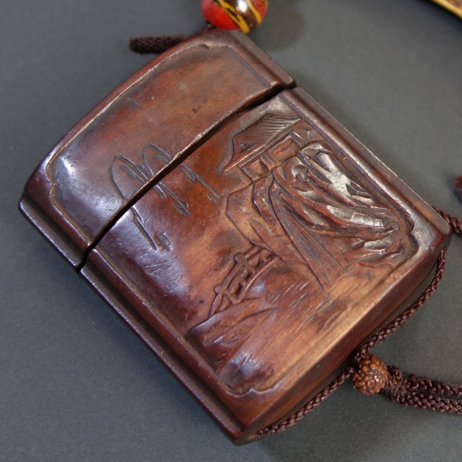 骨董逸品【煙管筒 鹿角刳貫 ／ とんこつ (煙草入) 木製彫刻 】 喫煙具