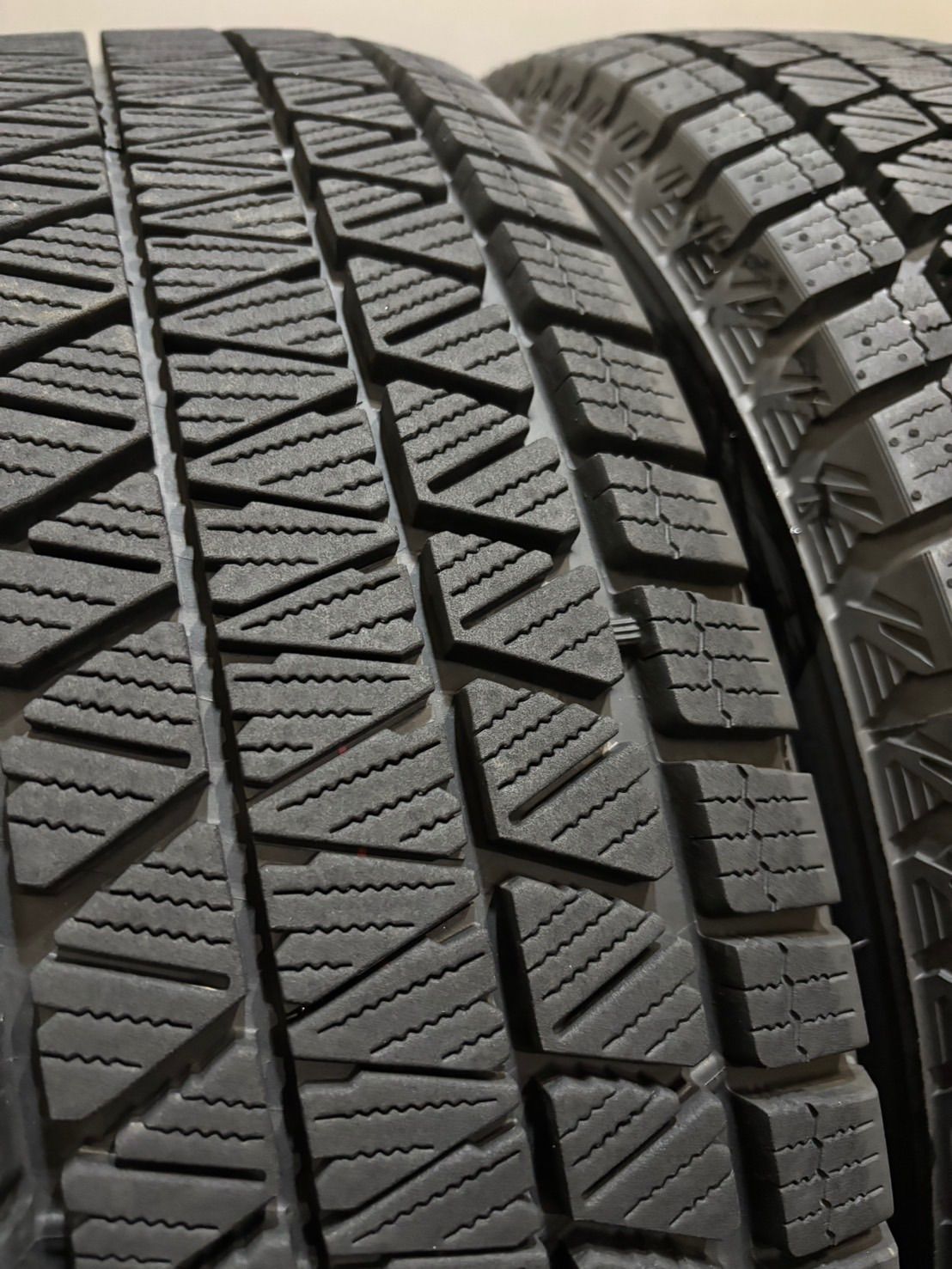 送料込　215/70R16 ブリヂストンDM-V3 スタッドレス　４本　24年製 ☆215/70R16 BRIDGESTONE/DM-V3 24年製 スタッドレス 4本 ブリヂストン