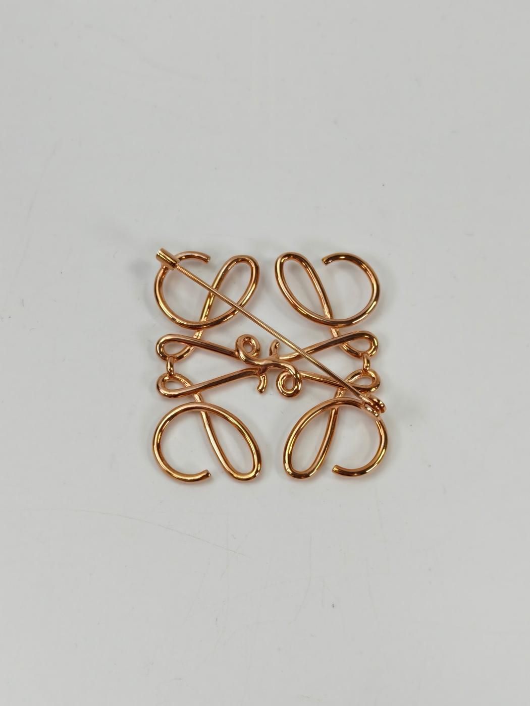 LOEWE ロエベ アナグラム ブローチ ピンクゴールド 管理番号：10892