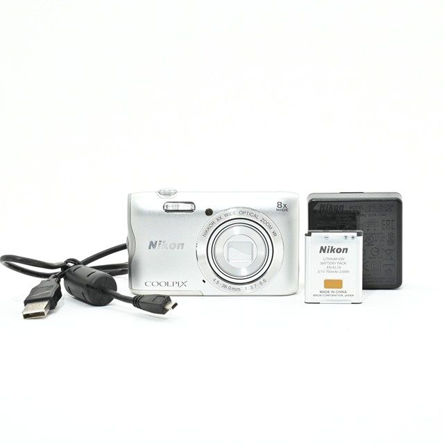 Nikon COOLPIX A300 【やや難あり】 カメラ Nikon COOLPIX A300 Silver 難あり品