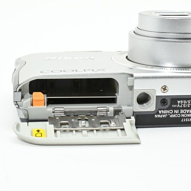 難有品・ジャンク品＞ Nikon デジタルカメラ COOLPIX A300 シルバー