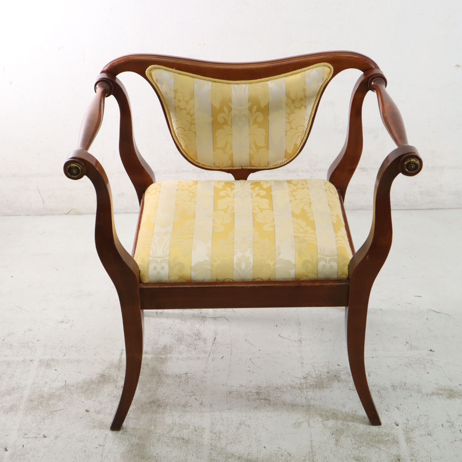 イタリア風クラシカル家具 アームチェア 猫脚 イエロー ストライプ柄