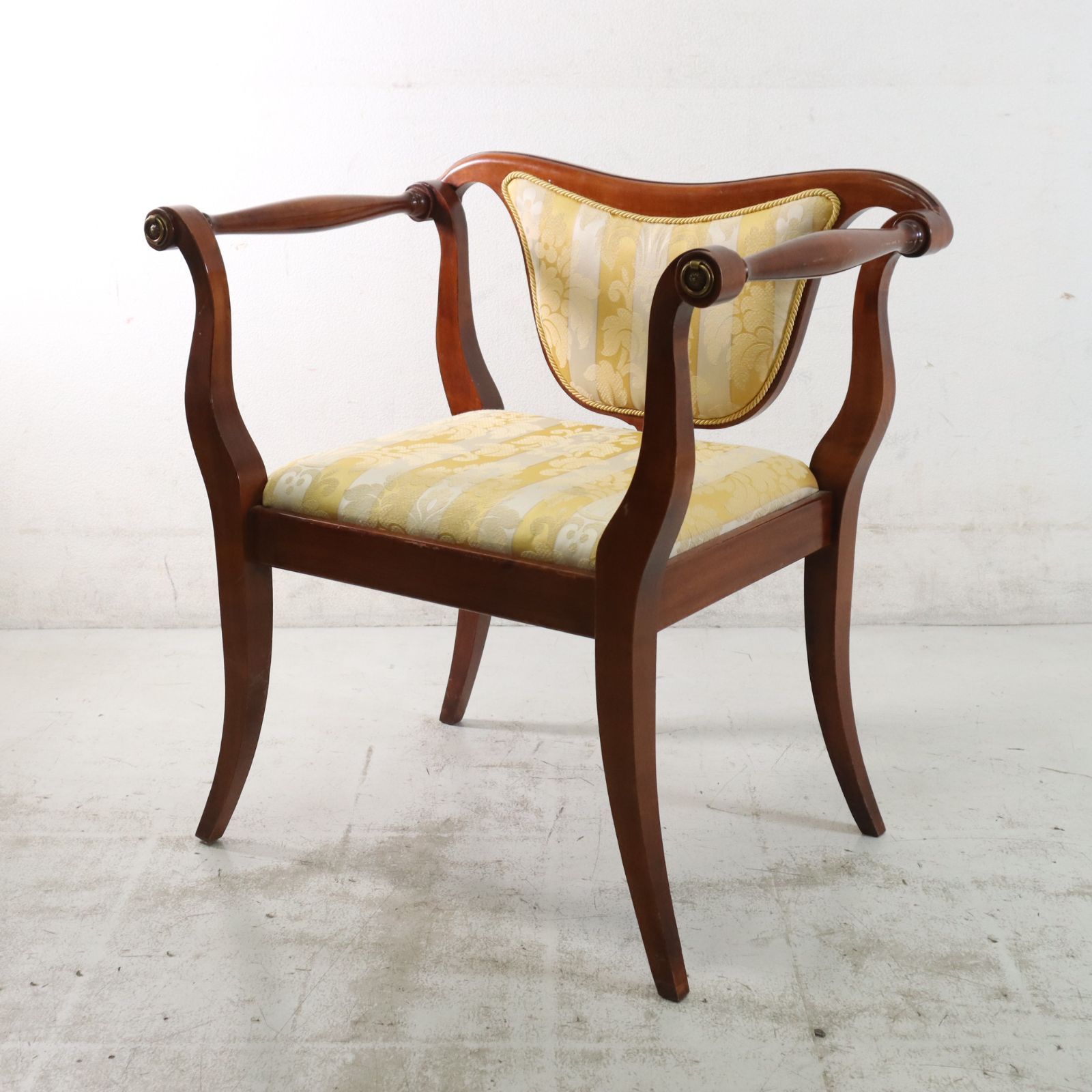 イタリア風クラシカル家具 アームチェア 猫脚 イエロー ストライプ柄