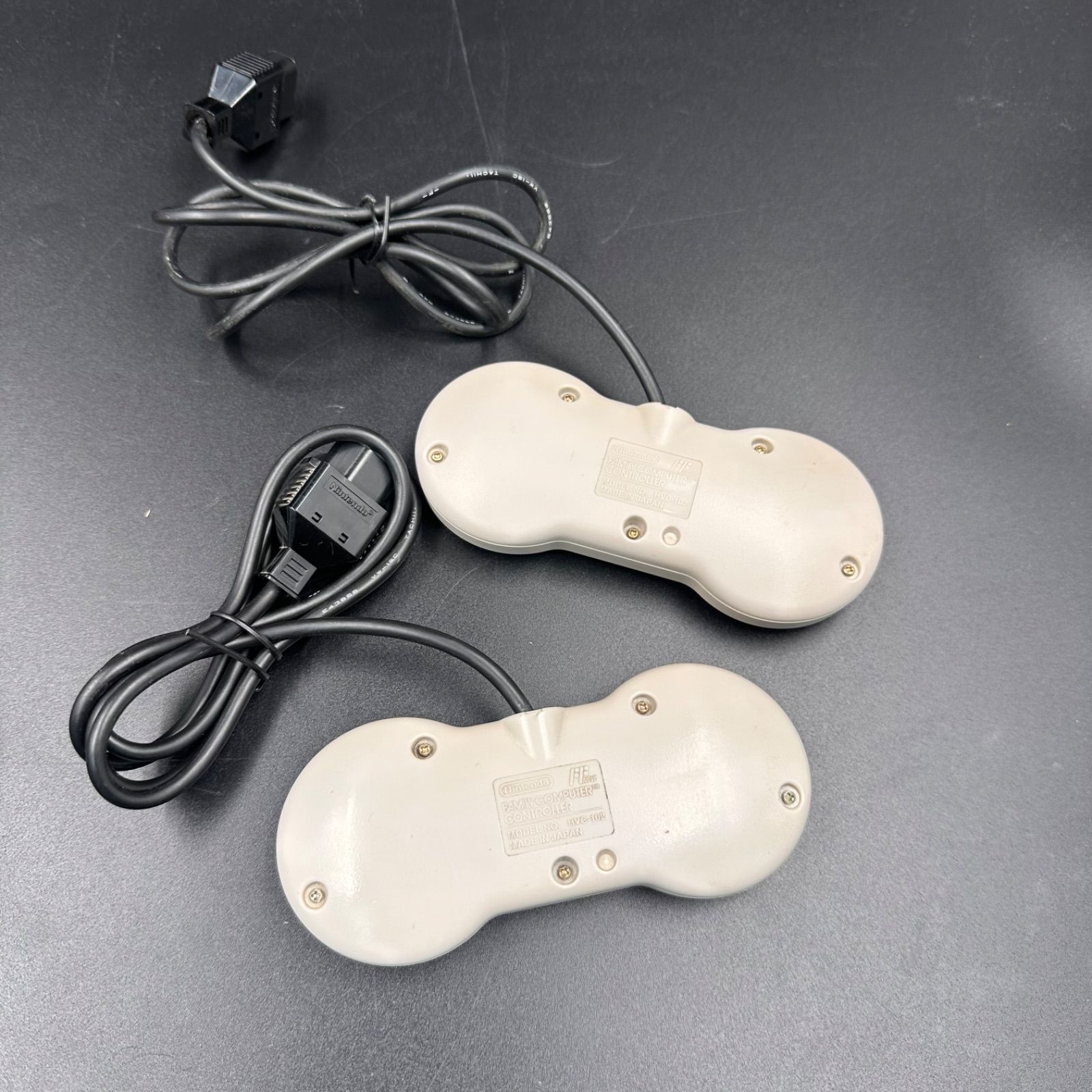 ①動作OK Nintendo 任天堂 ニューファミコン 本体 コントローラー2個