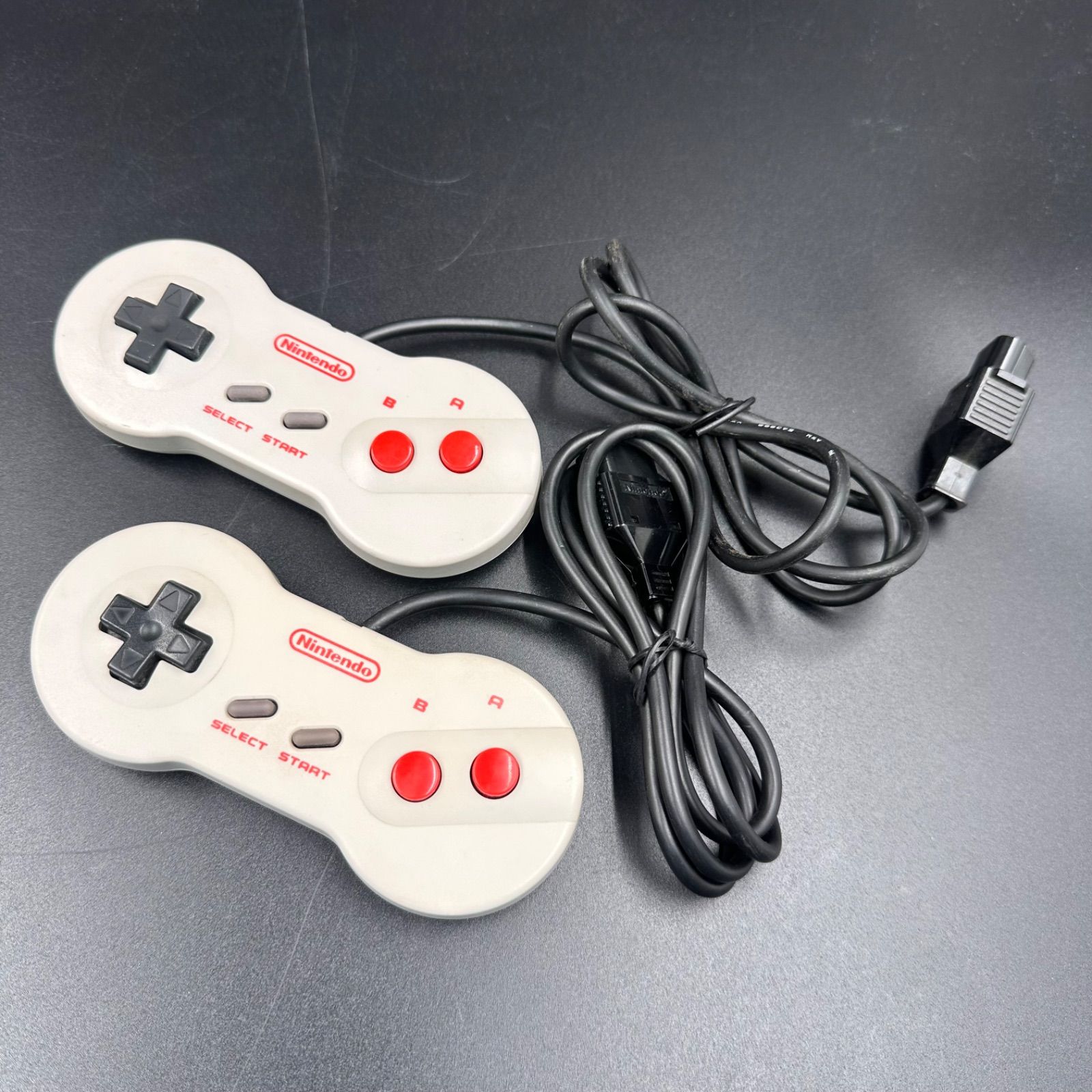 ①動作OK Nintendo 任天堂 ニューファミコン 本体 コントローラー2個