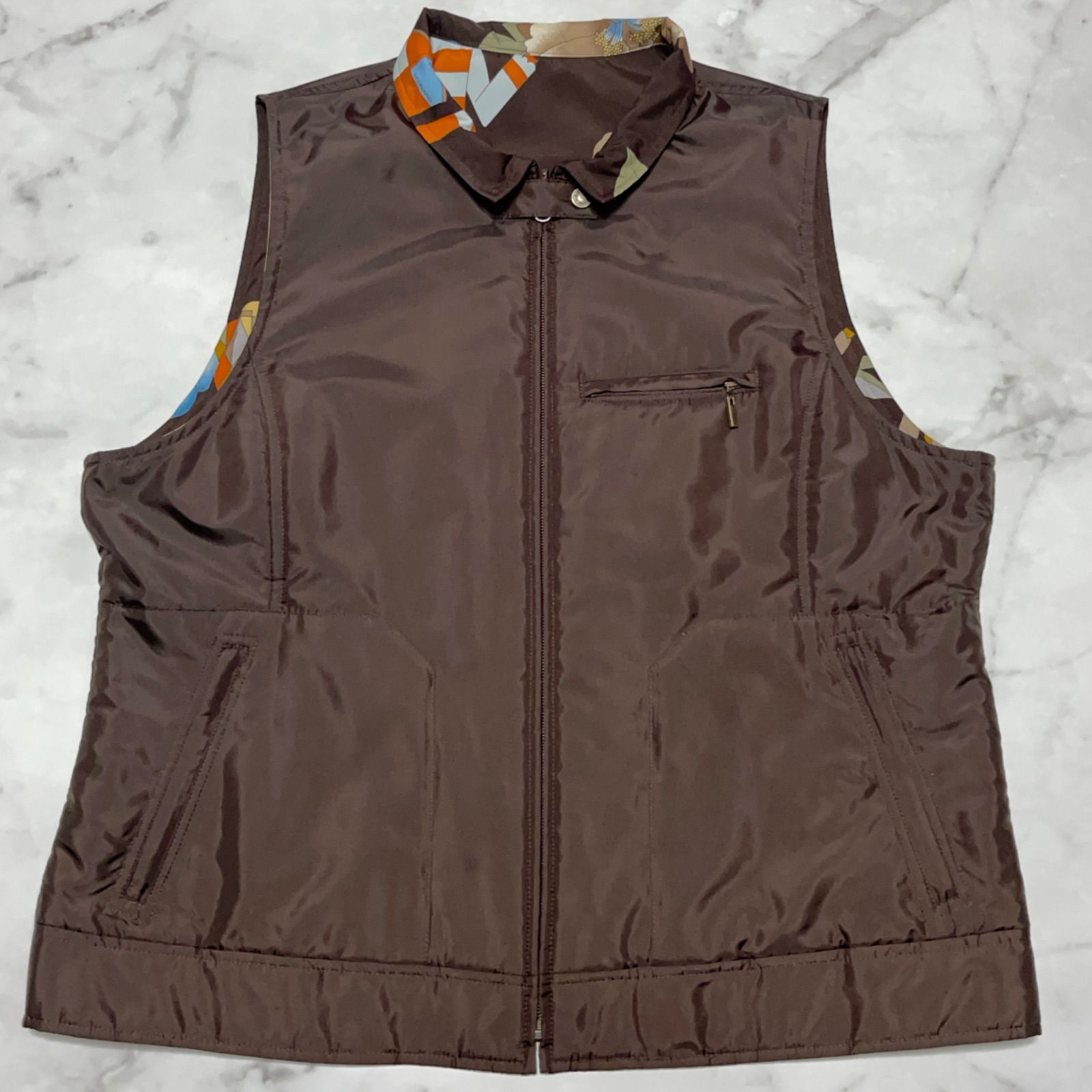 2 レオナール　LEONARD　ベスト　44　リバーシブル レオナール スポーツ LEONARD SPORT 花柄 フラワー 総柄 プリントロゴ