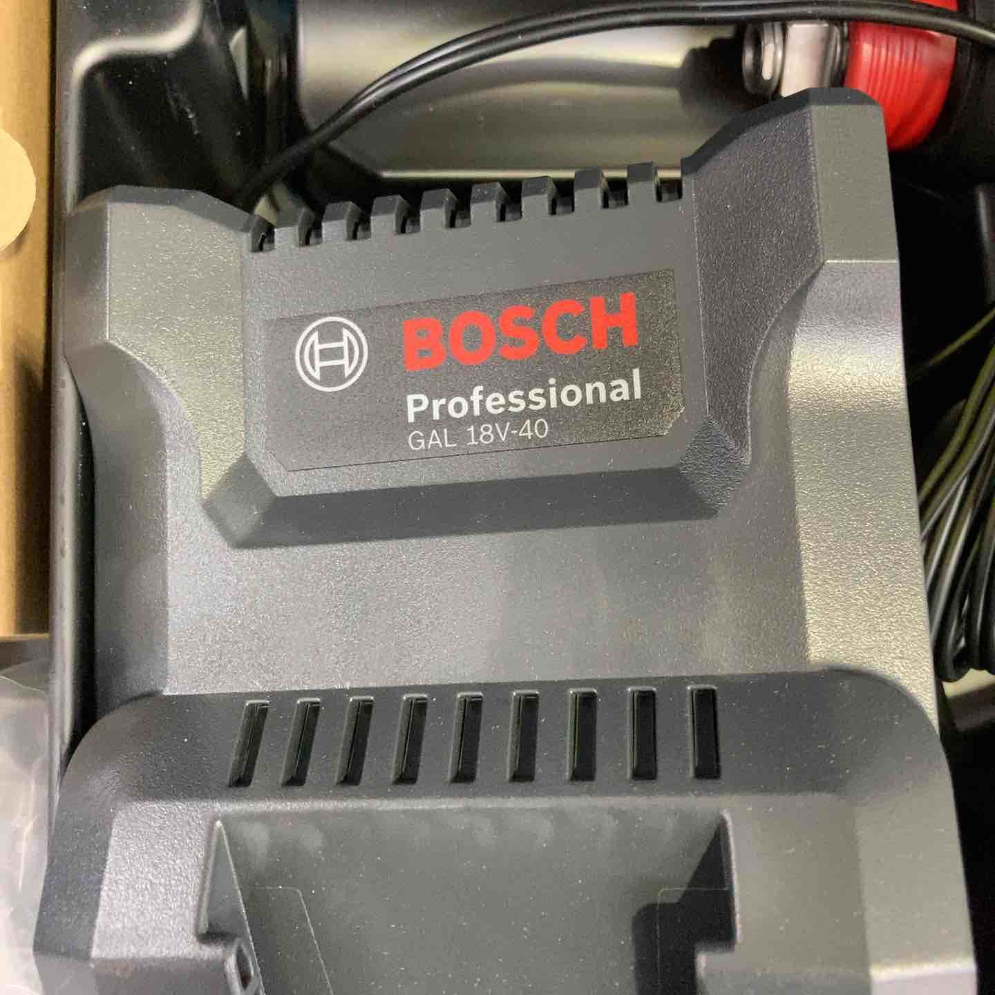  Bosch Professional ボッシュ 18 V コードレスインパクトドライバー 5.0 Ahバッテリーx ･充電器･ベルトフック キャリングケース付 GDX V-210 C 電動インパクトドライバー ドリル ドライバー レンチ