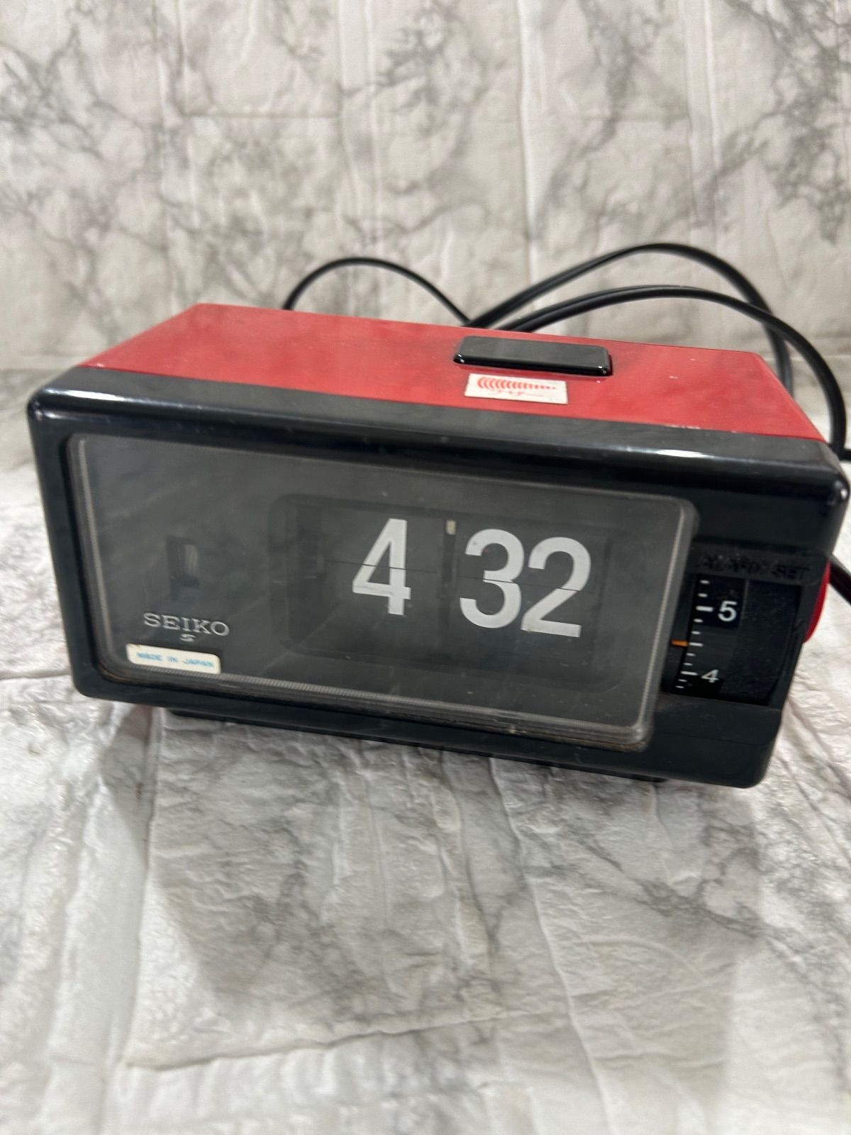 セイコー SEIKO パタパタ時計 DP 690T JAPAN製 赤色 - メルカリ