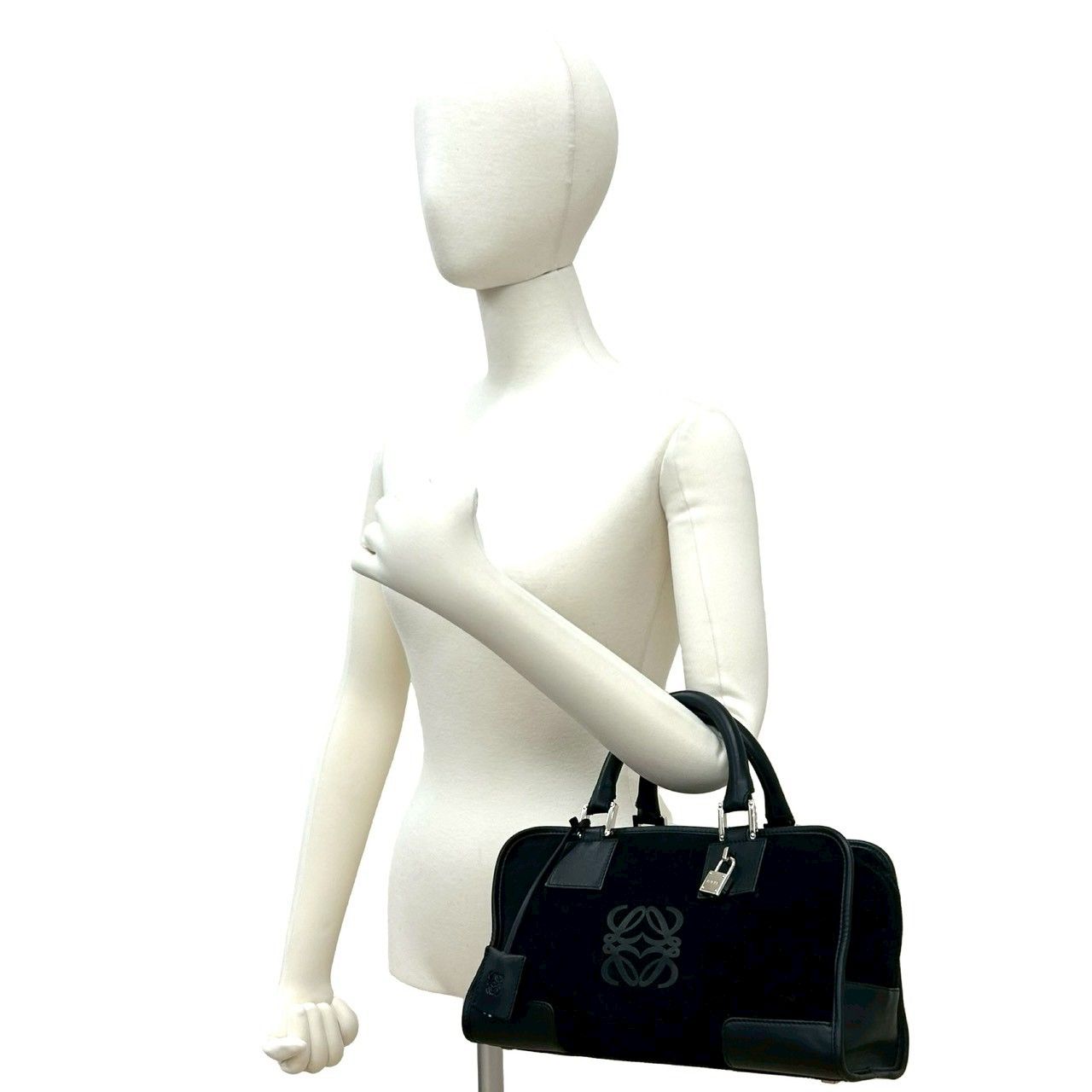 極 美品 袋 鍵付き LOEWE ロエベ アマソナ 28 アナグラム ロゴ