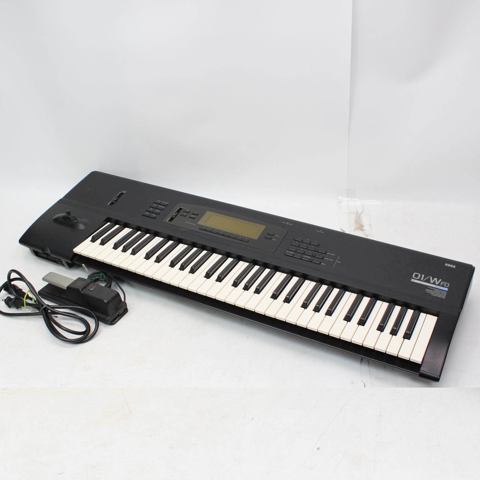 820)KORG コルグ 01/ WFD シンセサイザー キーボード 61鍵盤 ソフト