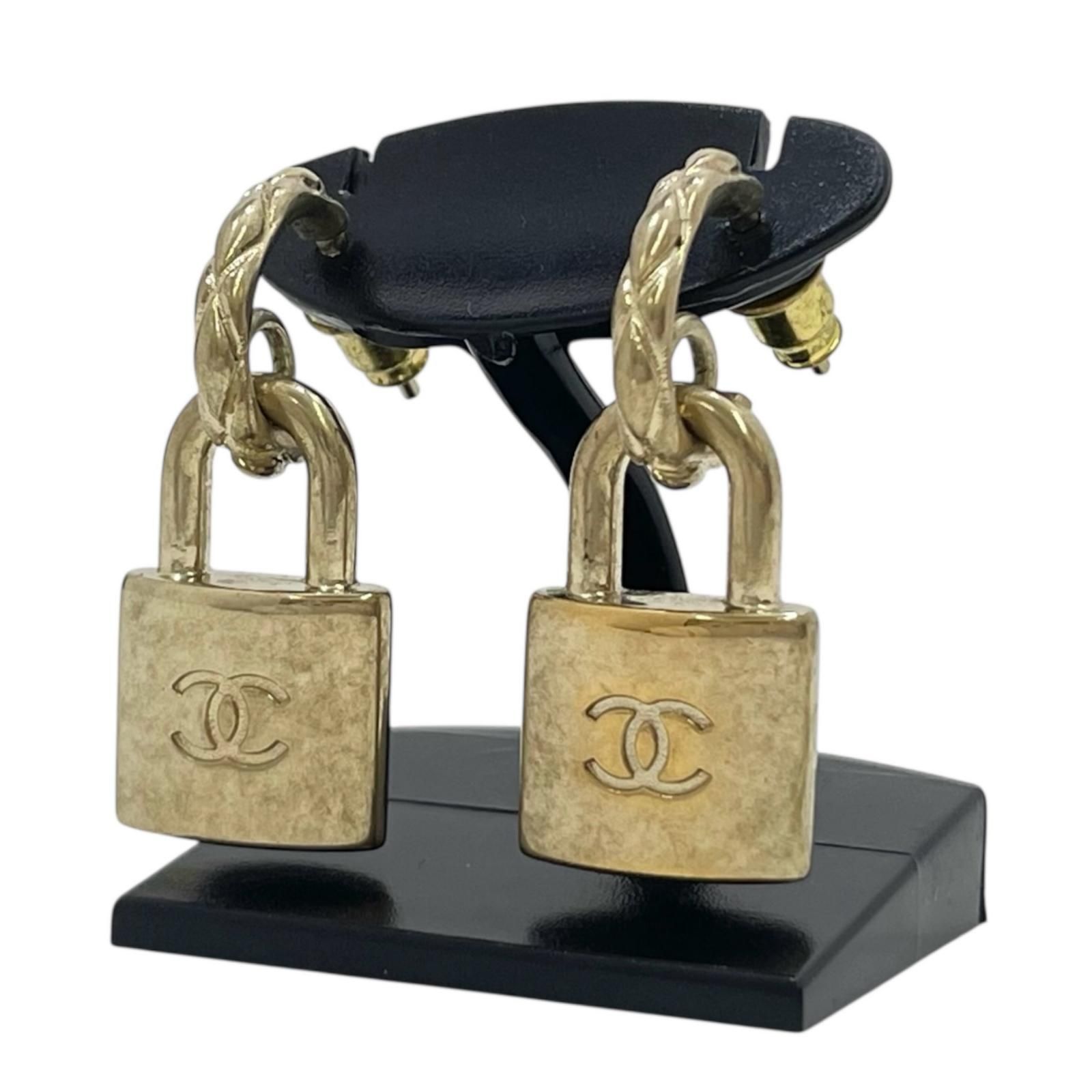 中古】CHANEL | シャネル カデナ 南京錠 ピアス ゴールド【尾張小牧店