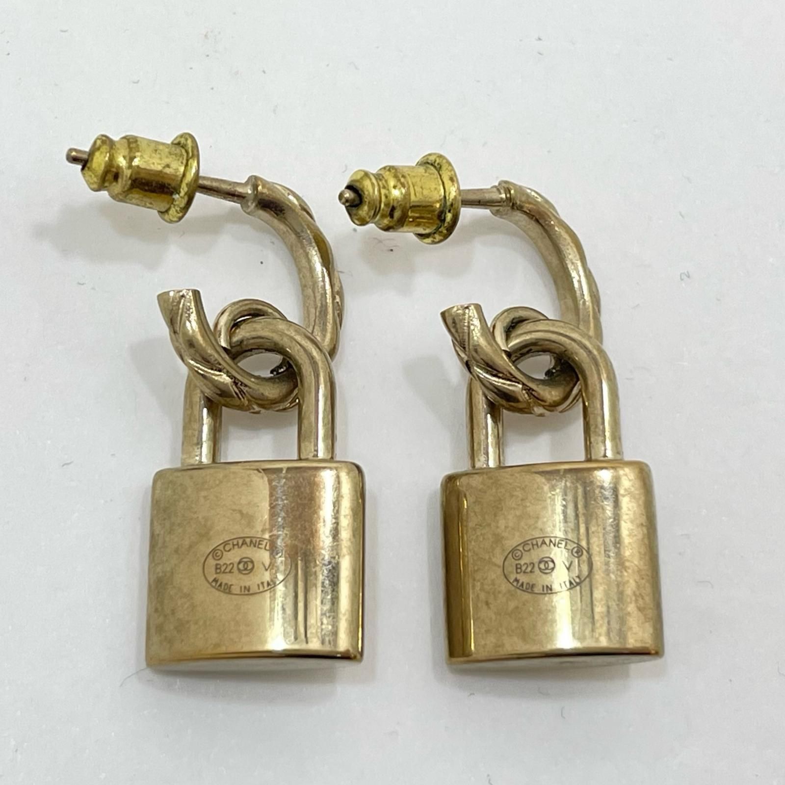 中古】CHANEL | シャネル カデナ 南京錠 ピアス ゴールド【尾張小牧店