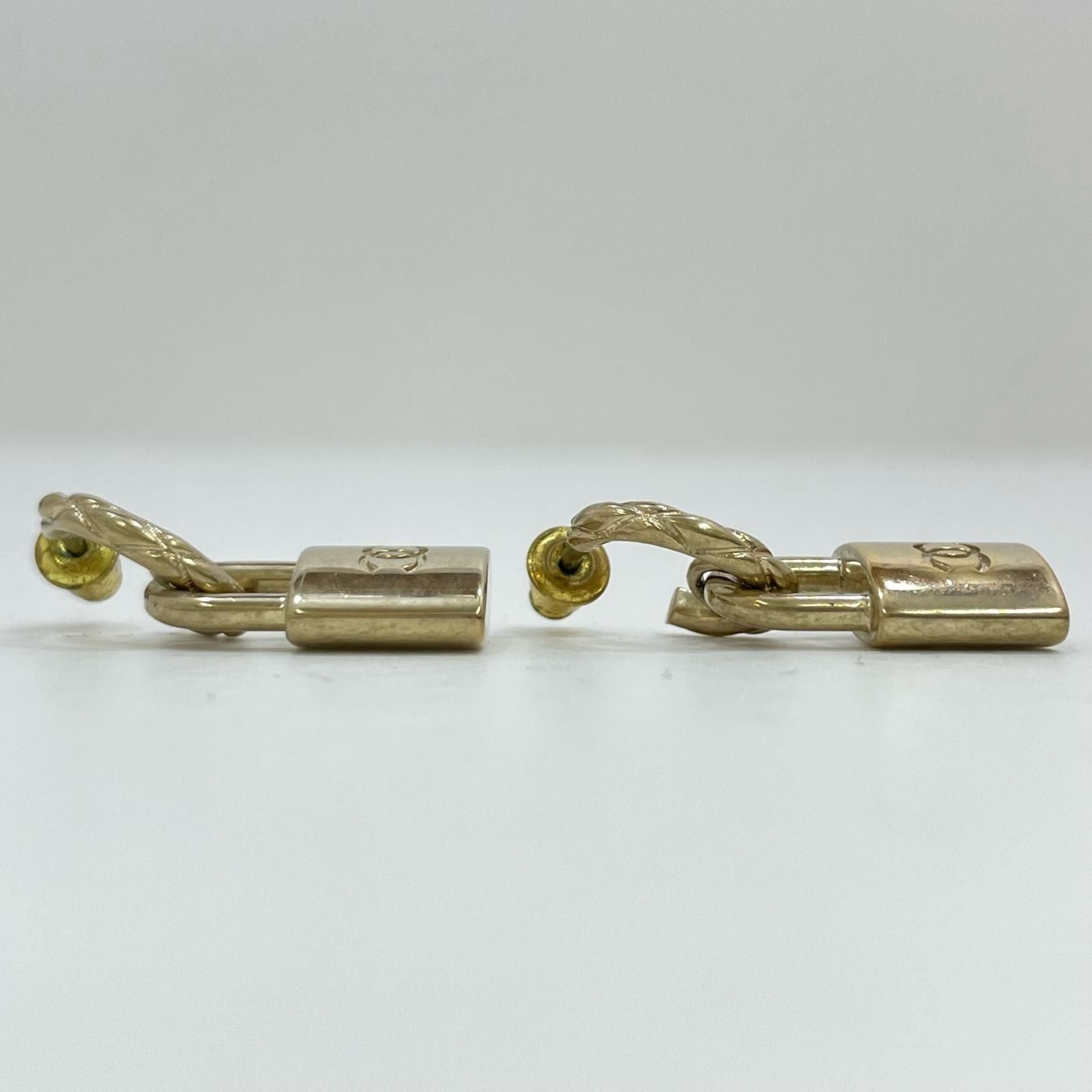 中古】CHANEL | シャネル カデナ 南京錠 ピアス ゴールド【尾張小牧店