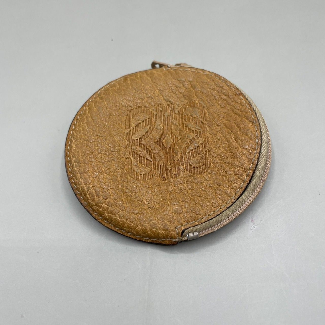 美品 LOEWE ロエベ コインケース 小銭入れ 丸型 円形 アナグラム