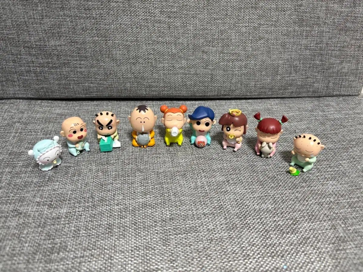なな クレヨンしんちゃん ベイビー フィギュア 展示のみで良好な状態です
