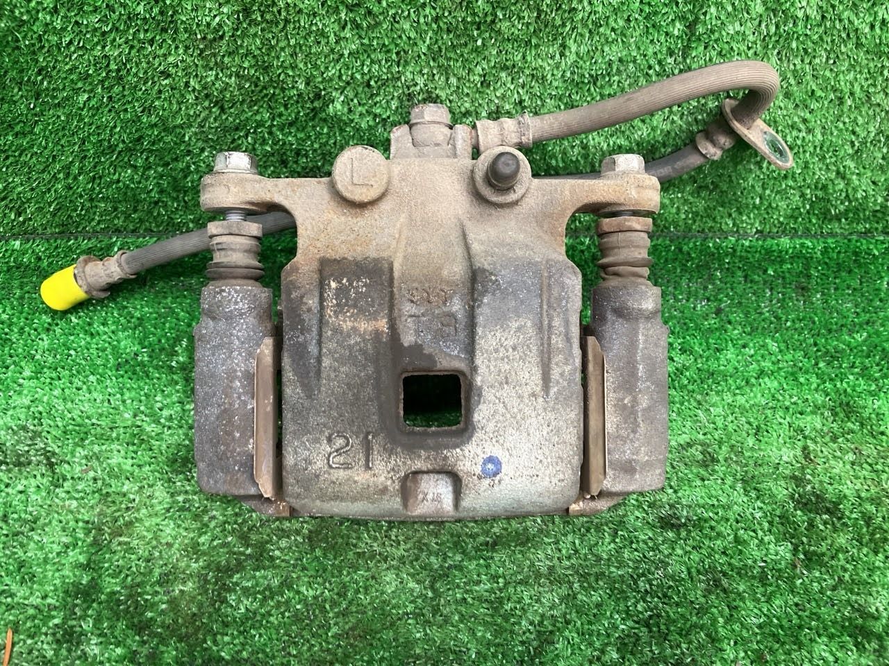 タンク M910A 左フロントキャリパー X ウェルキャブ助手席リフトアップシート車Aタイプ車いす 47750-B1021 R67