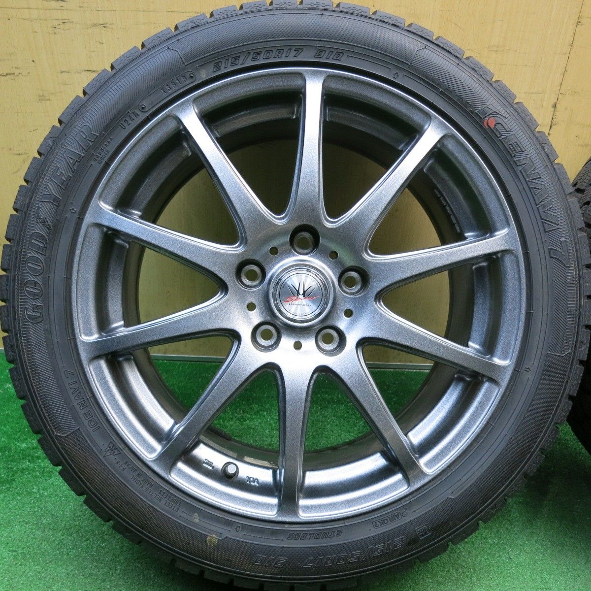 ほぼ未使用！キレイ☆LOXARNY SPORT BADX 215/50R17 スタッドレス