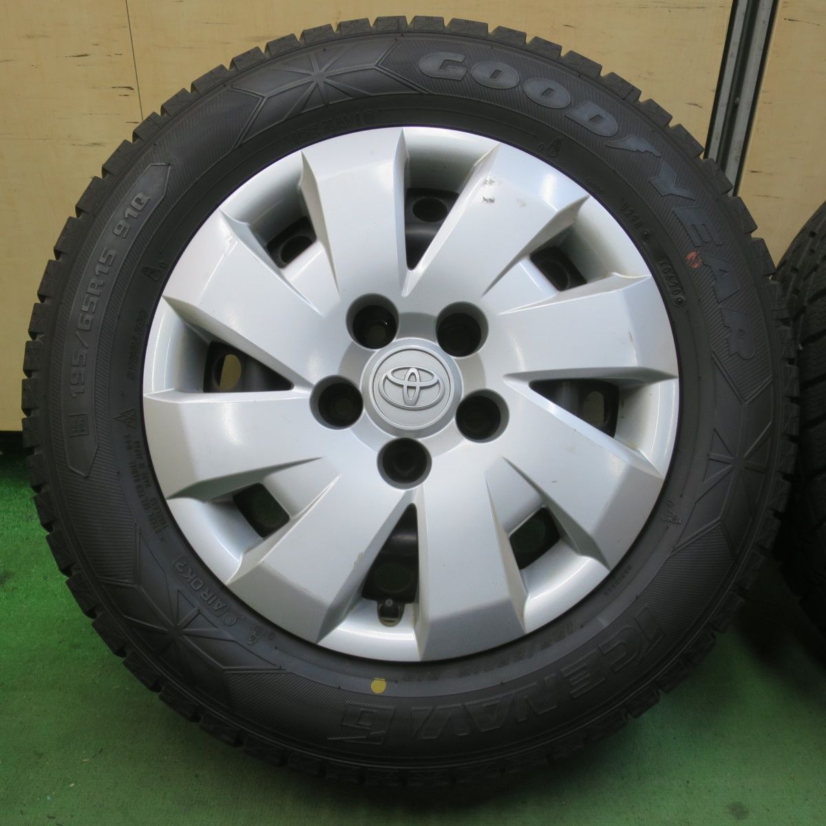 バリ溝！9分☆トヨタ カローラ ルミオン 純正 スチール 195/65R15