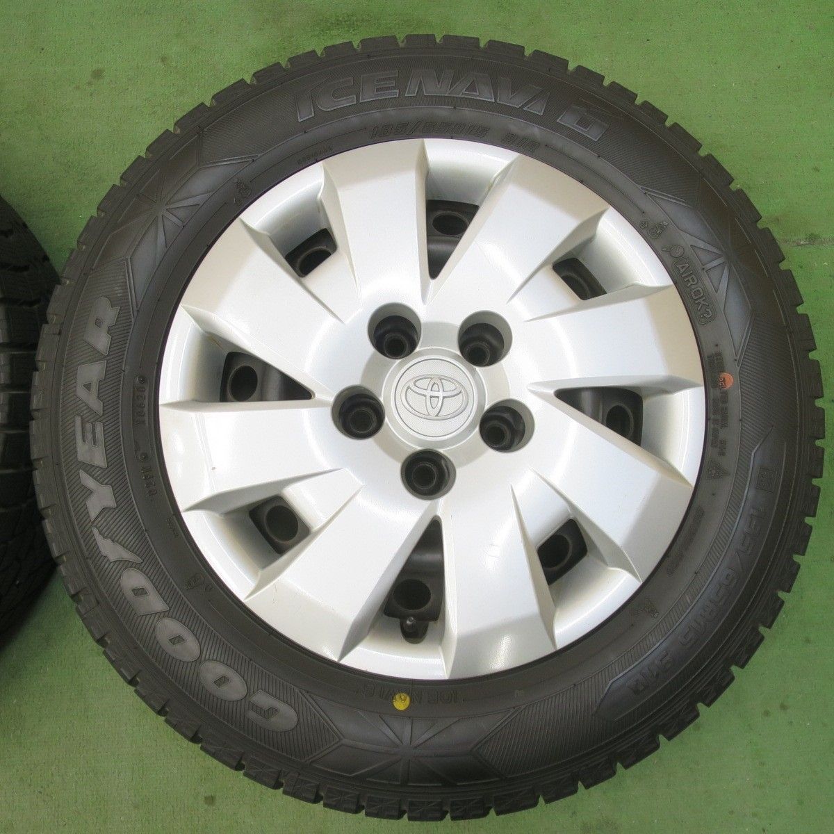 195/65R15 バリ溝　スタッドレスアルミセット 美品　トヨタ純正ナット対応 バリ溝！9分☆トヨタ カローラ ルミオン 純正 スチール 195/65R15