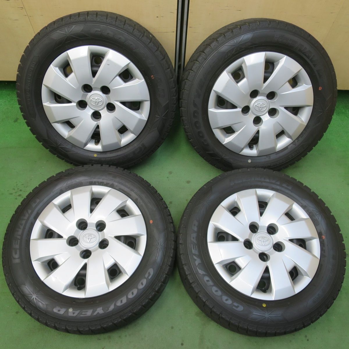 バリ溝！9分☆トヨタ カローラ ルミオン 純正 スチール 195/65R15