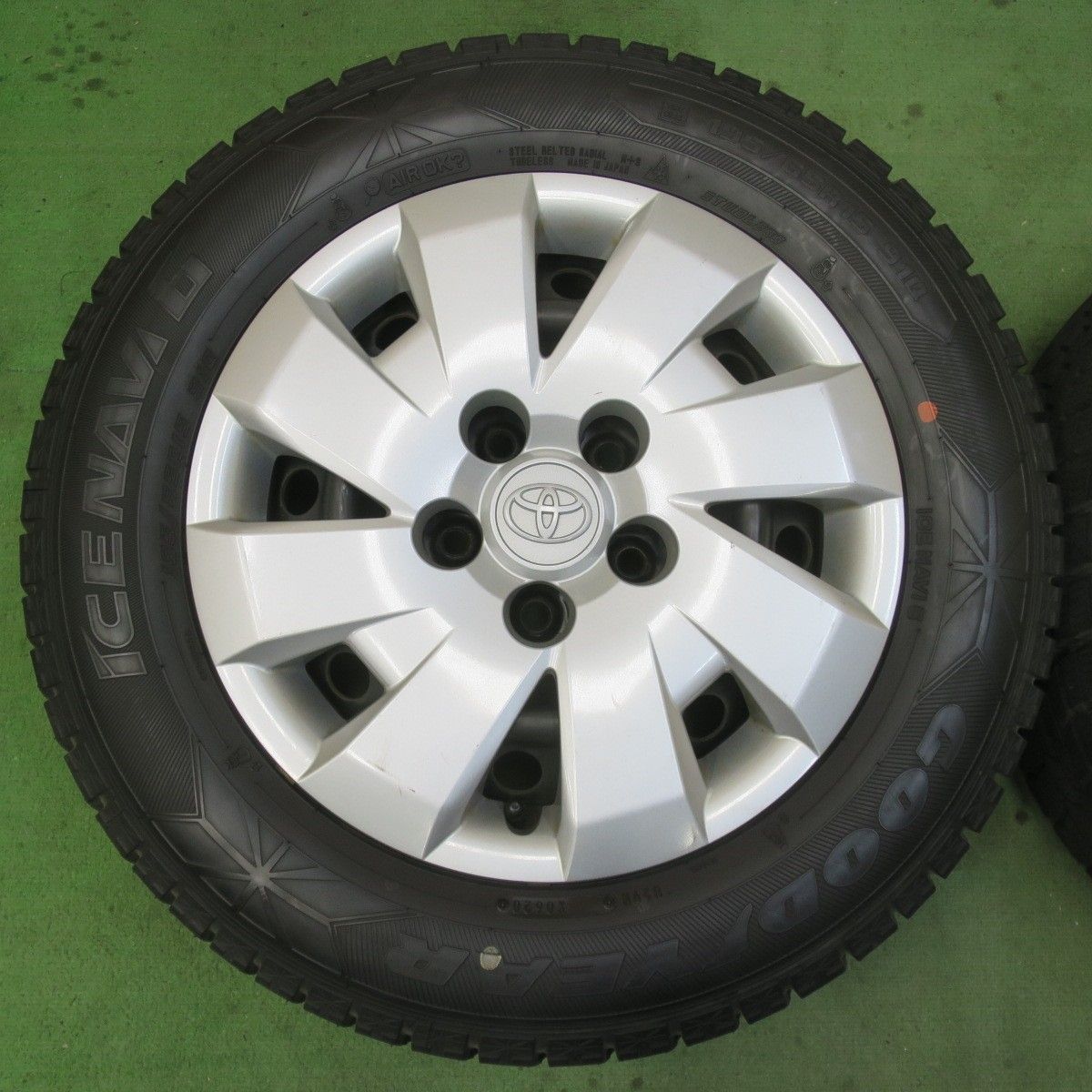 バリ溝！9分☆トヨタ カローラ ルミオン 純正 スチール 195/65R15