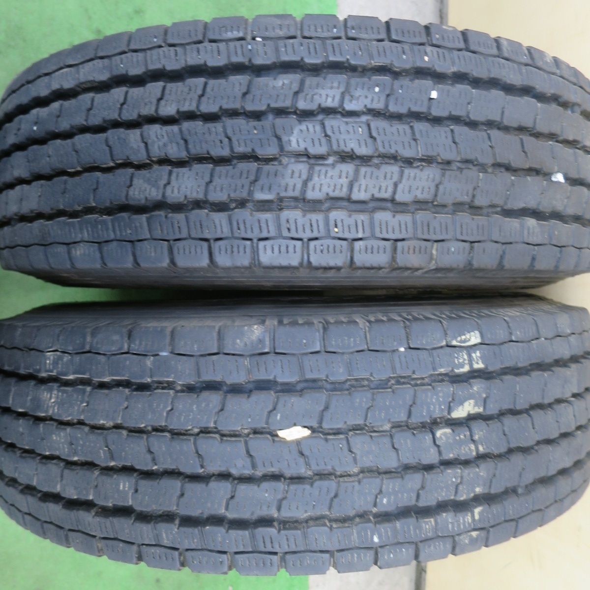 車 バリ溝！キレイ！8.5分！2本☆スタッドレス 195/75R15 109/107L 