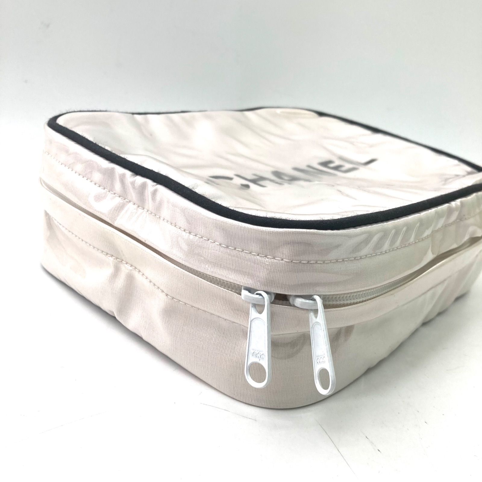 CHANEL】シャネル ノベルティ ポーチ 化粧品入れ ホワイト 箱付き