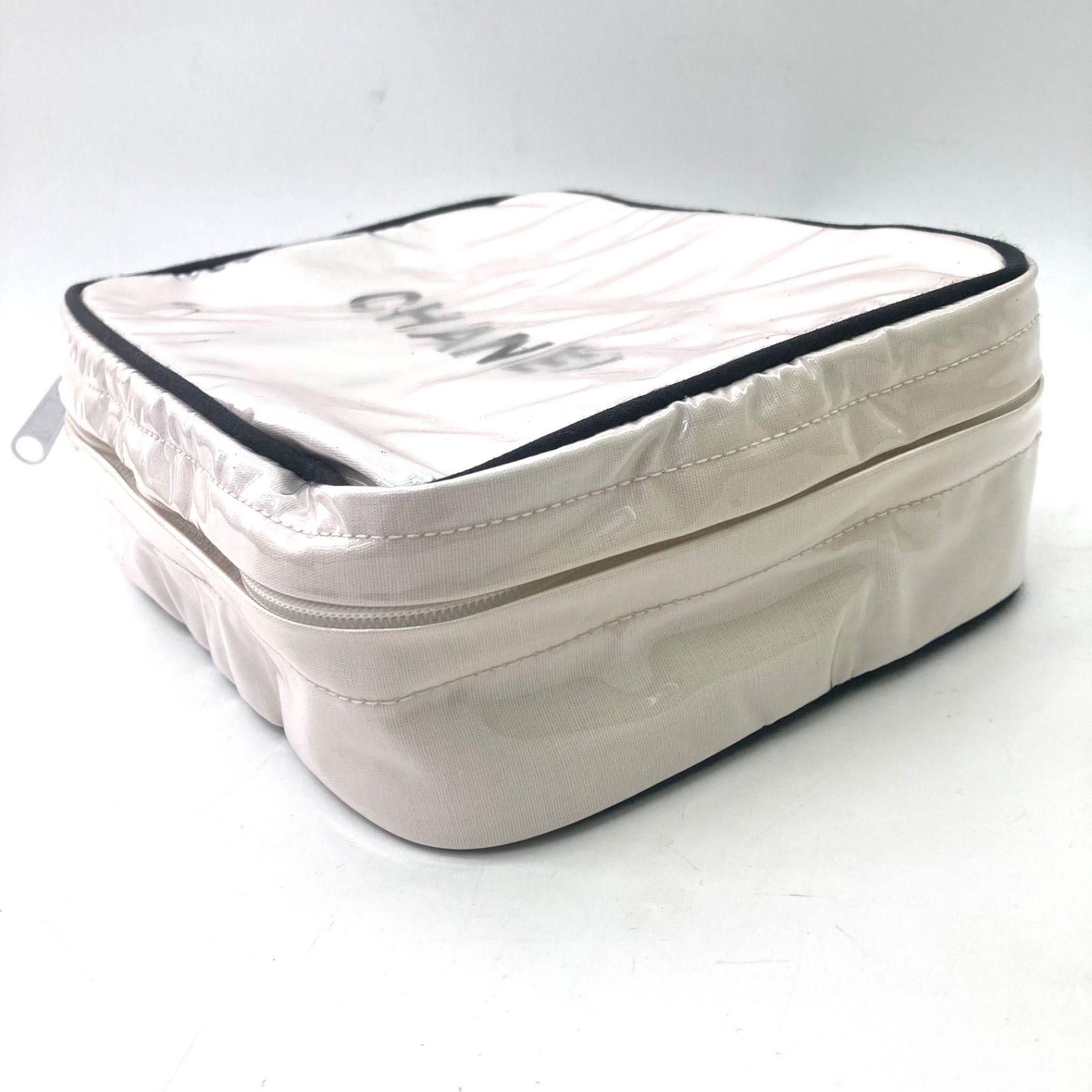 CHANEL】シャネル ノベルティ ポーチ 化粧品入れ ホワイト 箱付き