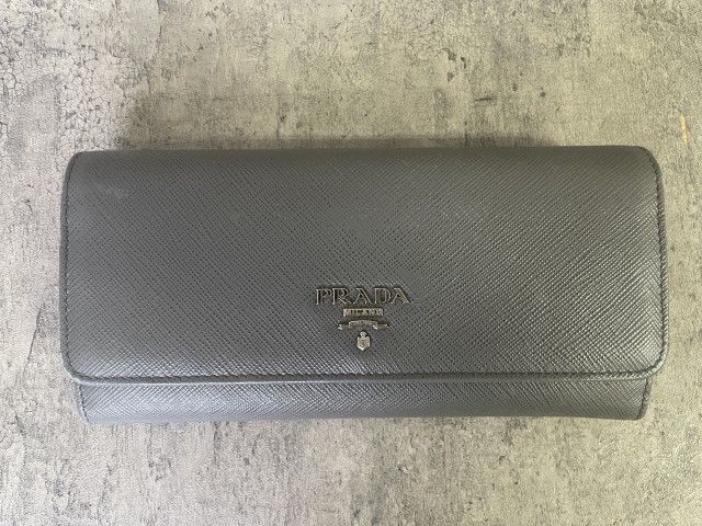 中古】PRADA ﾌﾟﾗﾀﾞ ｻﾌｨｱｰﾉ 長財布 ｳｫﾚｯﾄ 二つ折り ｸﾞﾚｰ 33927270
