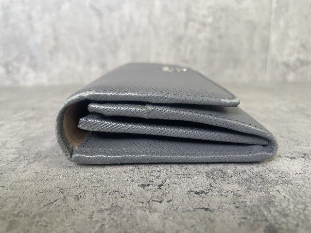 中古】PRADA ﾌﾟﾗﾀﾞ ｻﾌｨｱｰﾉ 長財布 ｳｫﾚｯﾄ 二つ折り ｸﾞﾚｰ 33927270