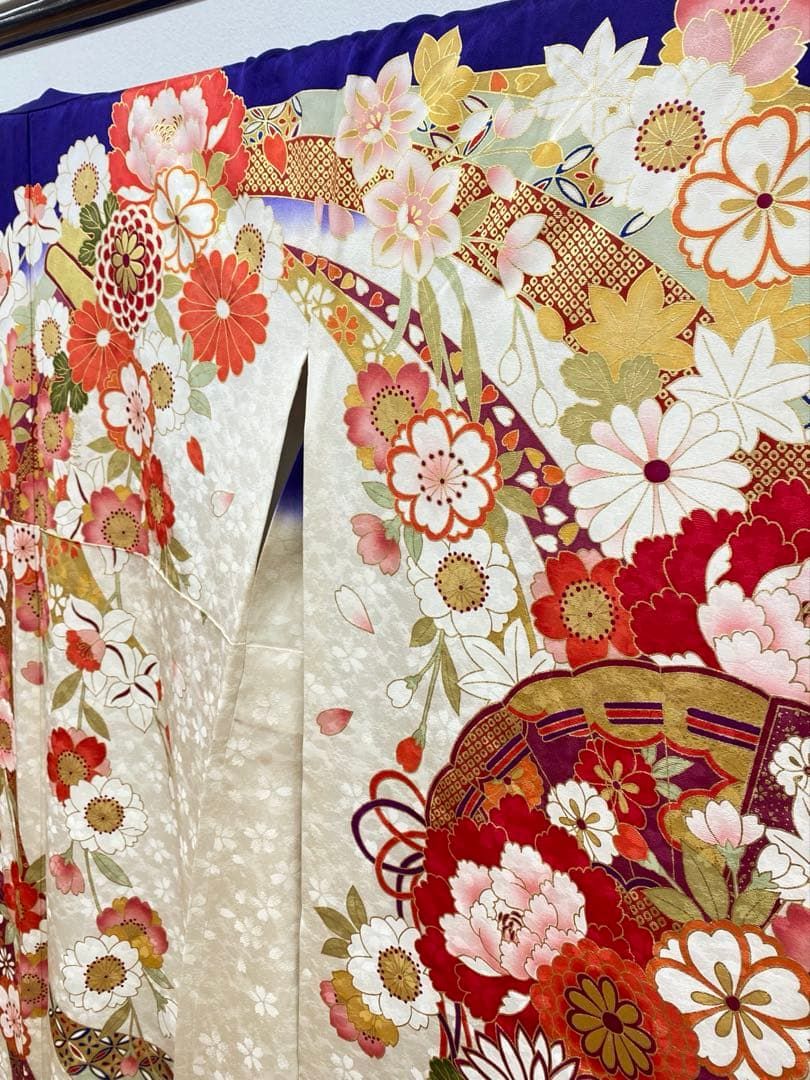 振袖 ラメ刺繍 金彩 紋意匠 身丈167cm 撥水加工済 MO3382 - メルカリ