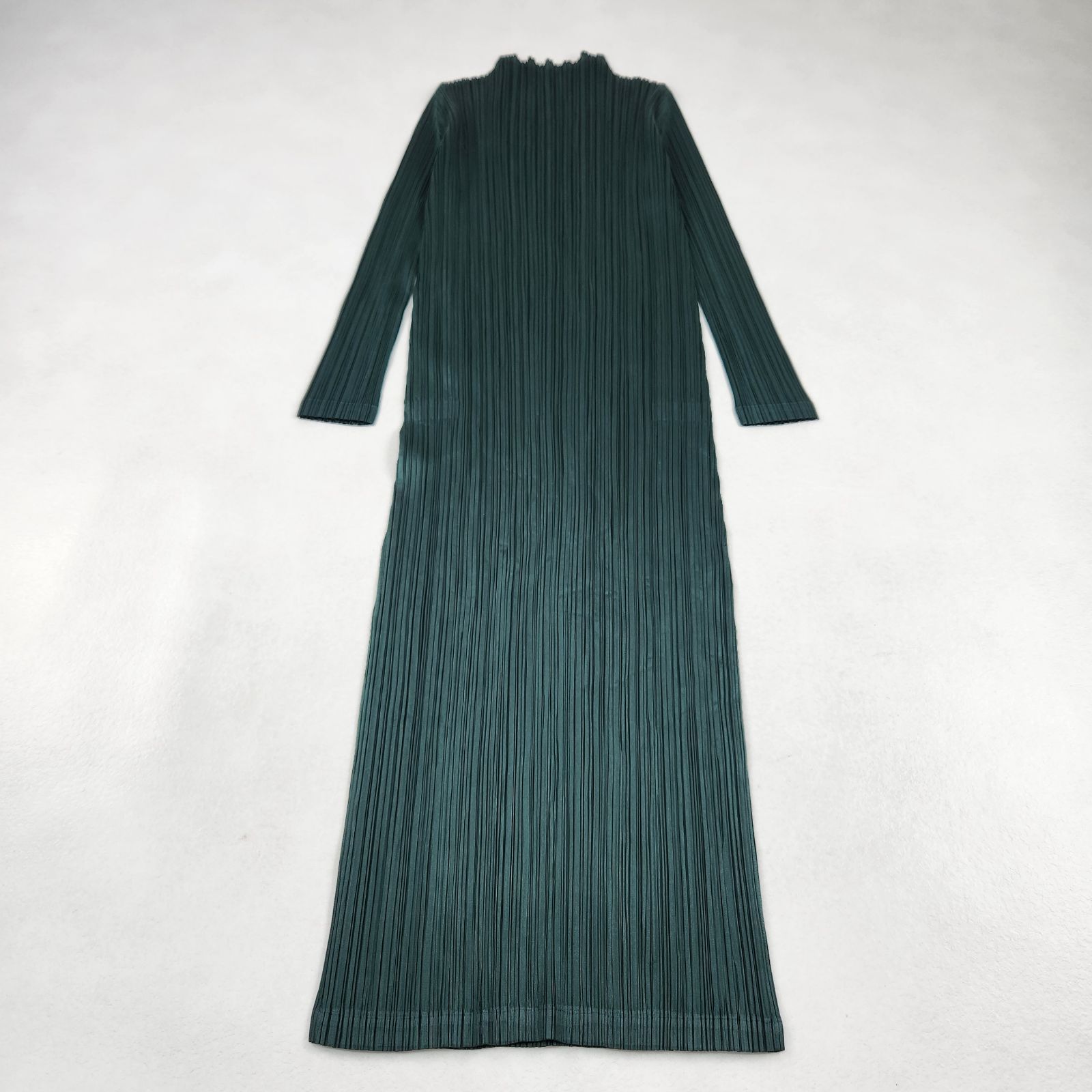 PLEATS PLEASE プリーツ　カーキ　ロングワンピース　長袖　XLサイズ 未使用級 極美品 PLEATS PLEASE ISSEY MIYAKE ワンピース プリーツ