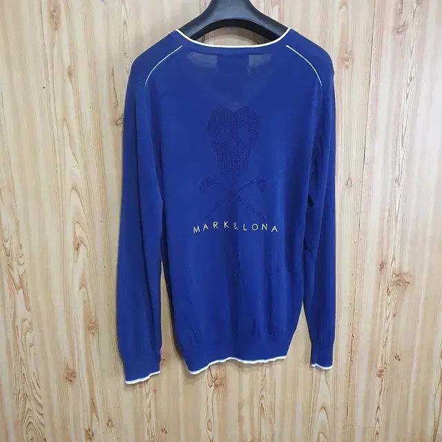 MARK & LONA マークアンドロナ Vネック ニット 105 - メルカリ