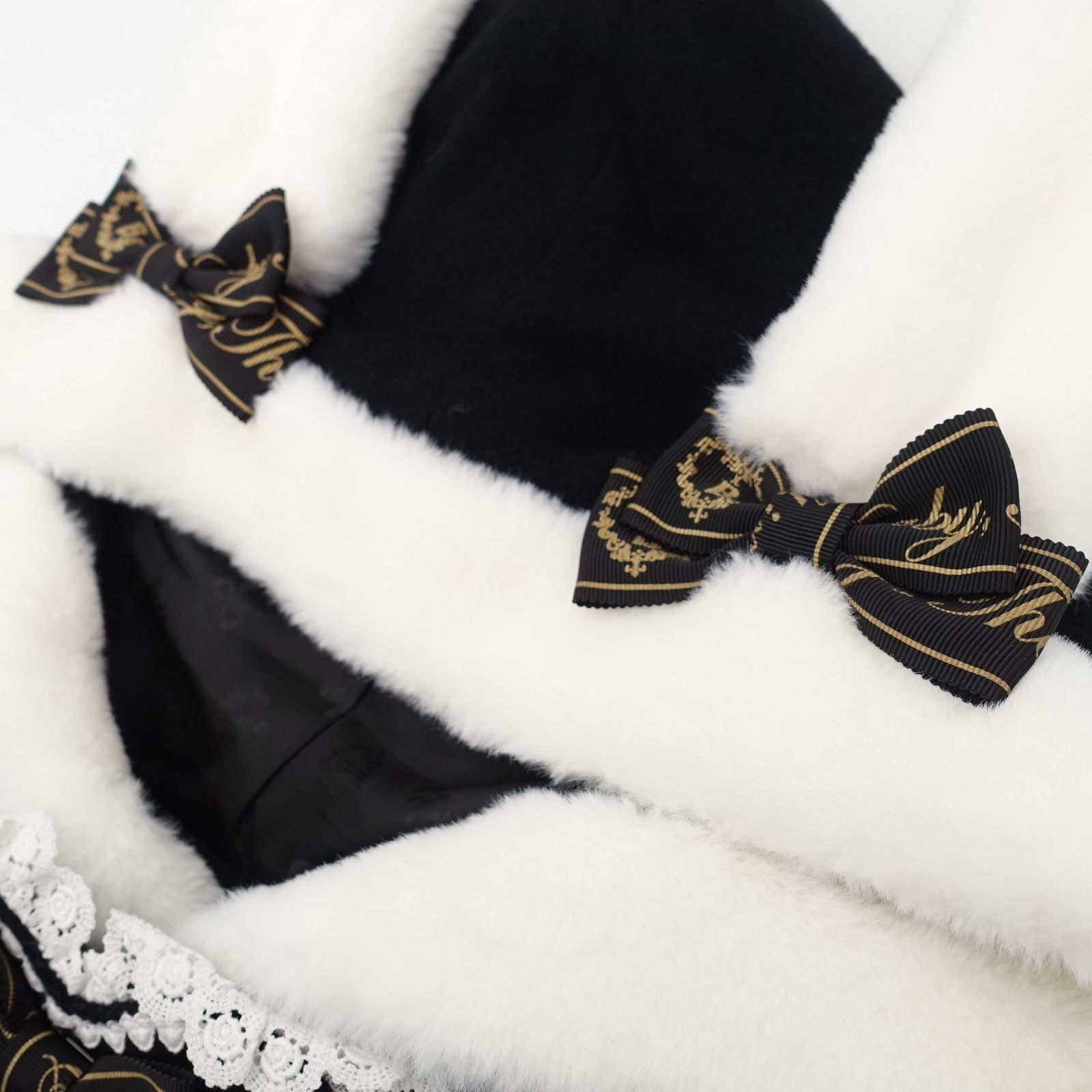 BABY,THE STARS SHINE BRIGHTうさみみファーケープ Fサイズ 黒