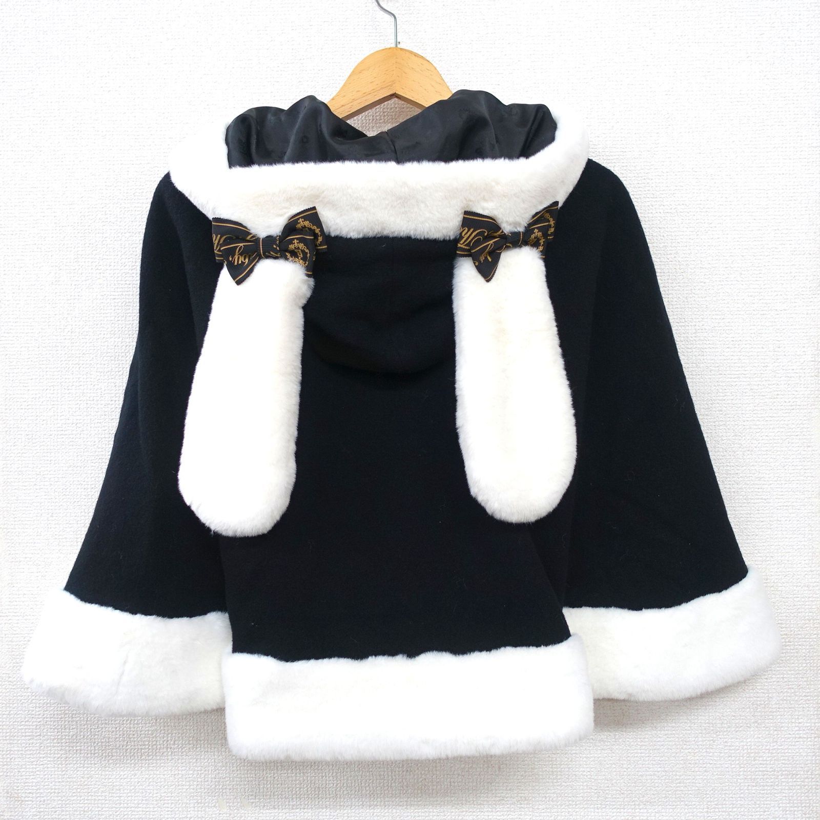 BABY,THE STARS SHINE BRIGHTうさみみファーケープ Fサイズ 黒