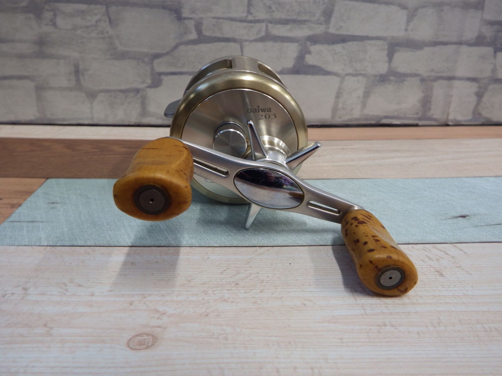 S0205】ダイワ ミリオネア CV-Z 203 ベイトキャストリール DAIWA③