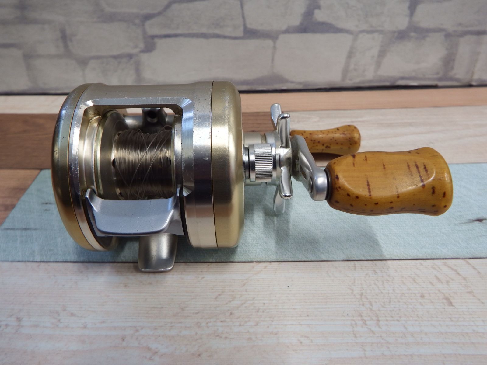 S0205】ダイワ ミリオネア CV-Z 203 ベイトキャストリール DAIWA③