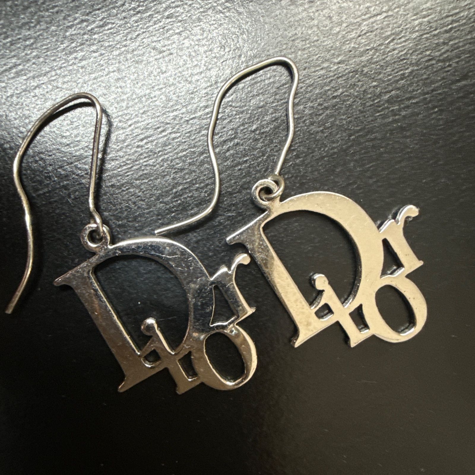 Christian Dior クリスチャンディオール Diorロゴフックピアス