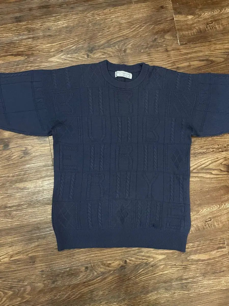 唯一実物) 90s バーバリー メリノウール 刺繍 ロゴ ケーブル ニット