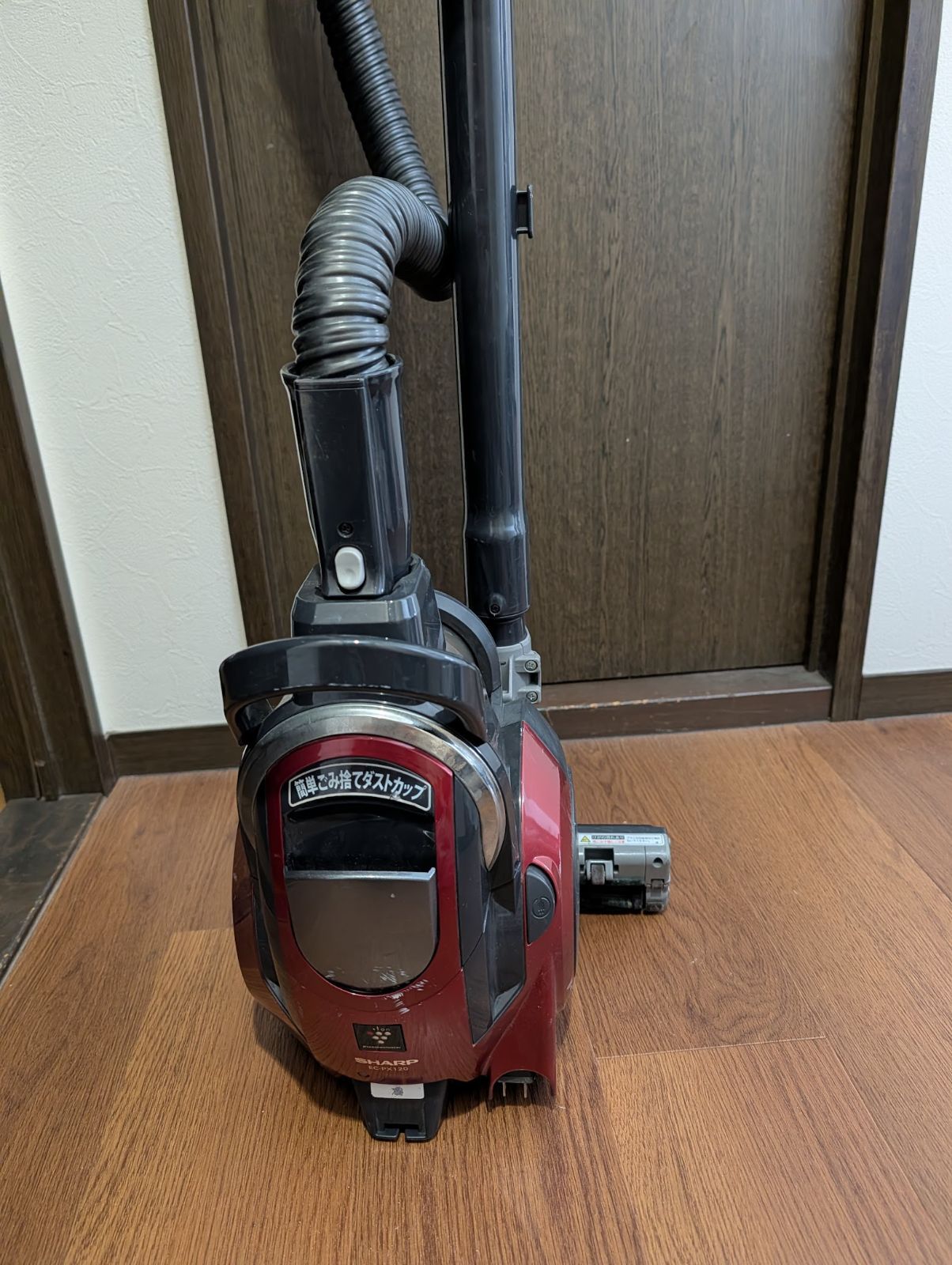 シャープ サイクロン掃除機 EC-PX120-R（メタリックレッド） 2010年