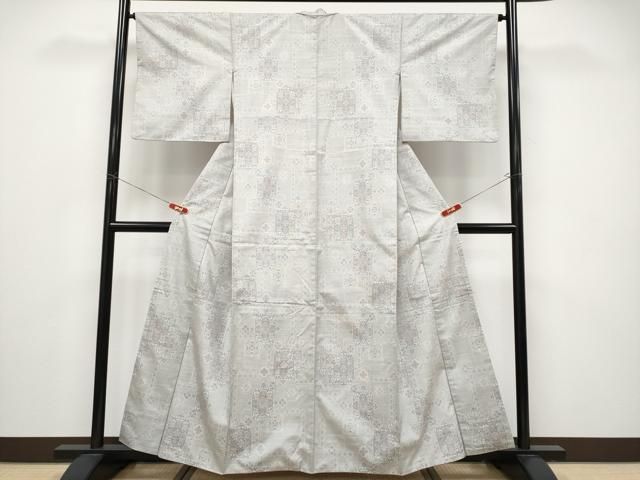 平和屋着物○極上 本場大島紬 白大島 9マルキ 正倉院花唐草文 逸品
