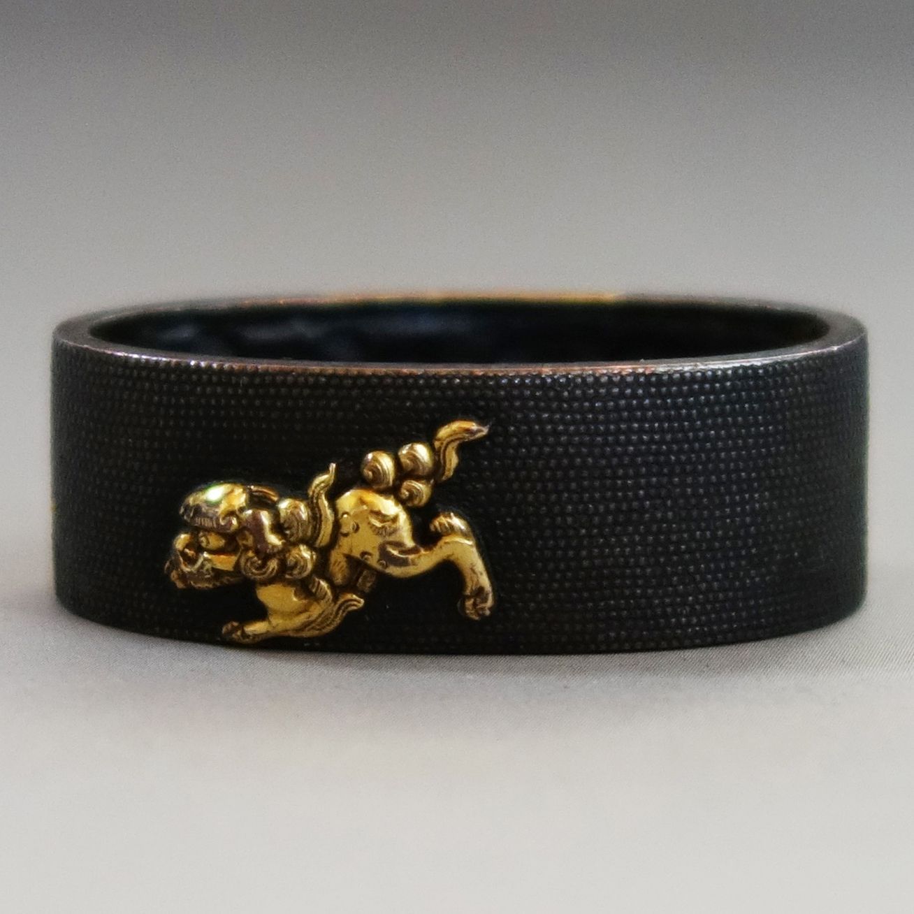 骨董逸品【獅子図縁頭 赤銅魚々子地】(箱付き) 日本刀 刀装具 鍔 鐔 縁