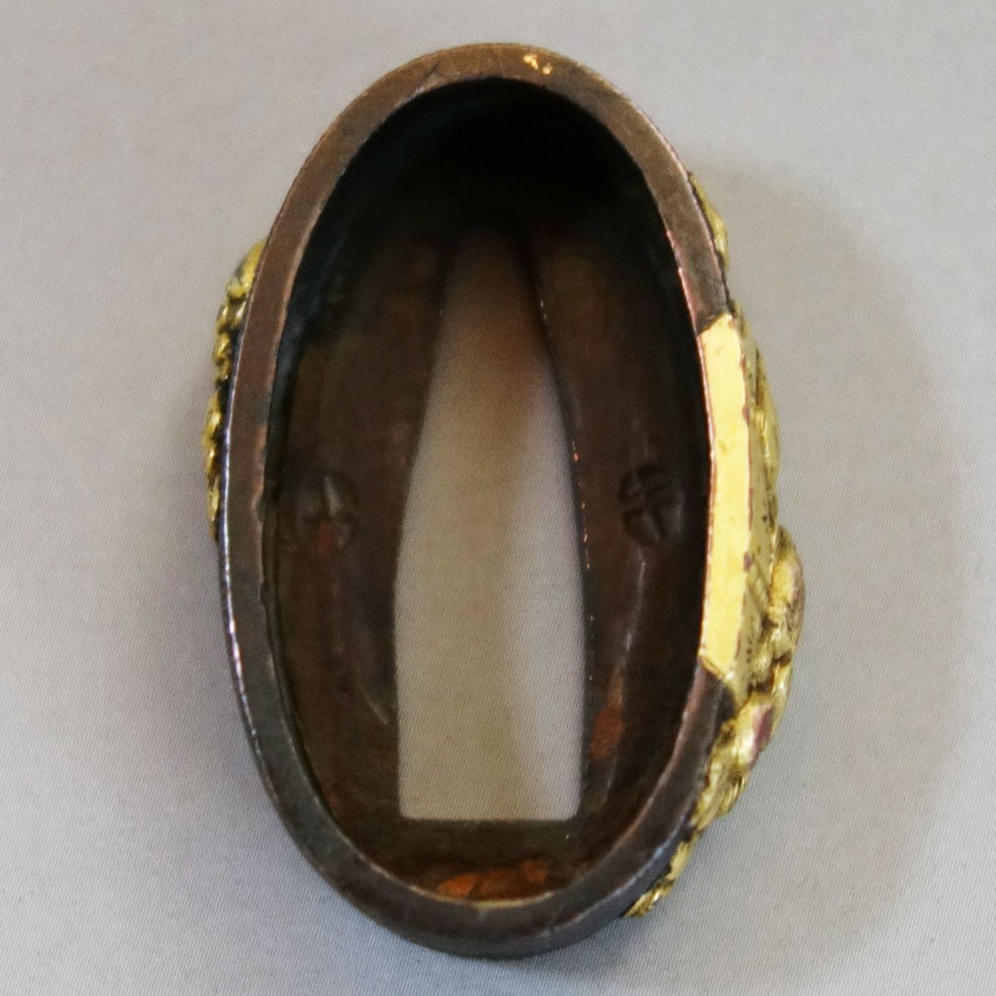 骨董逸品【獅子図縁頭 赤銅魚々子地】(箱付き) 日本刀 刀装具 鍔 鐔 縁