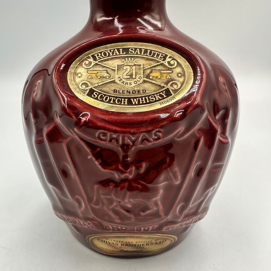 シーバス ブラザーズ ロイヤル サルート 21年 赤陶器 700ml【V0