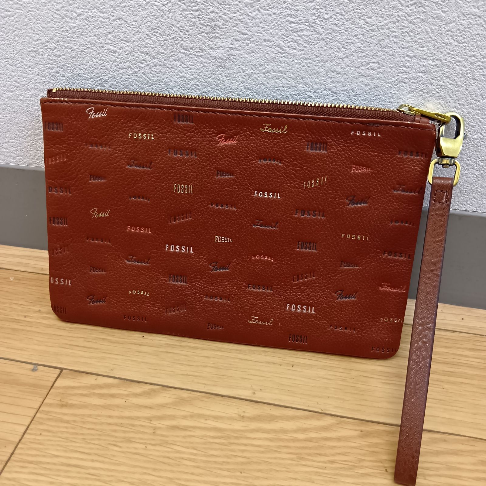 大丸購入■鍵付き■ フォッシル FOSSIL クラッチバッグ　スエードレザー FOSSIL フォッシル リストレット クラッチバッグ クラッチ ブラウン