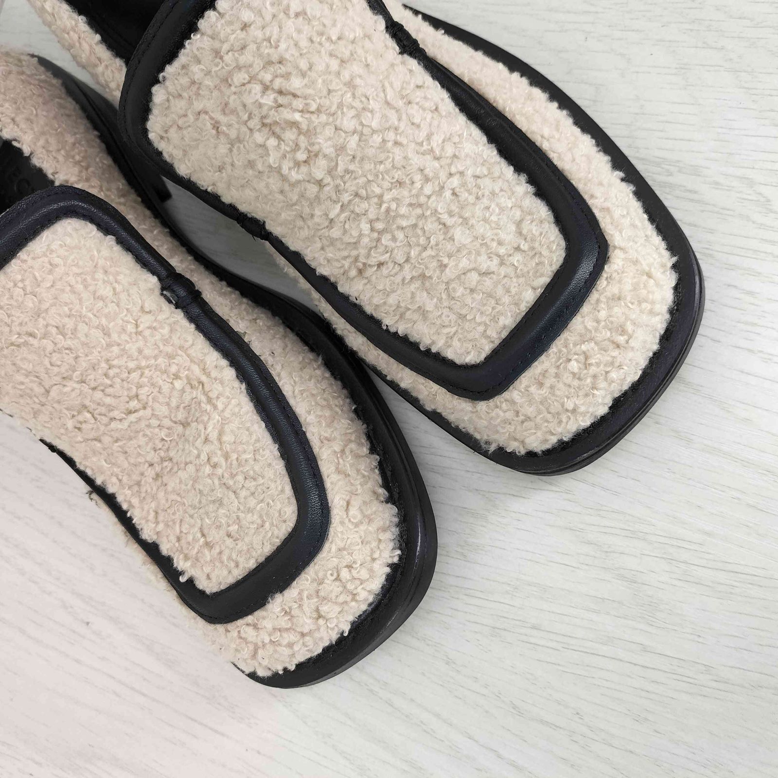 チャールズアンドキース CHARLES&KEITH 23AW Rosalie ロザリー 